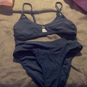 Blue, crossover bottom, middle whole